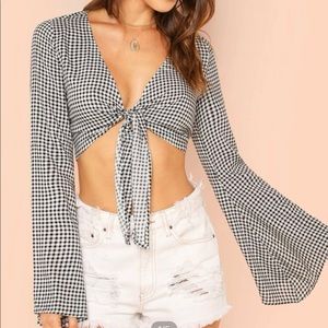 Gingham knot front flounce sleeve.